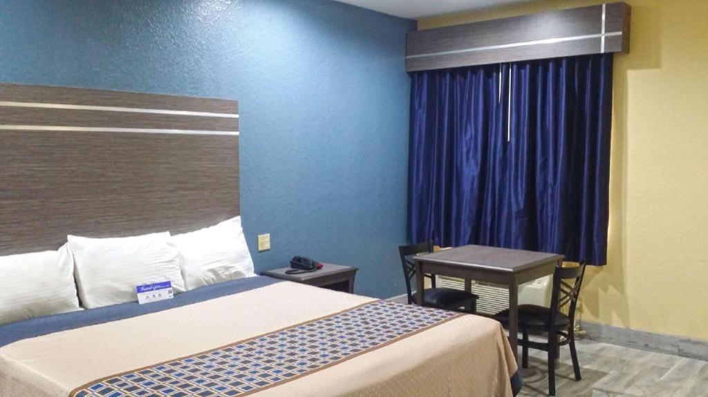 Americas Best Value Inn & Suites Northeast Houston Extérieur photo