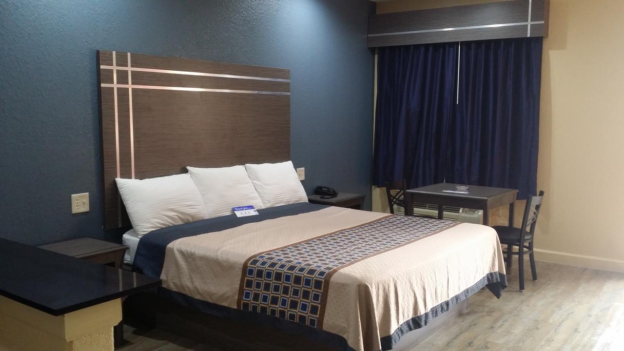 Americas Best Value Inn & Suites Northeast Houston Extérieur photo